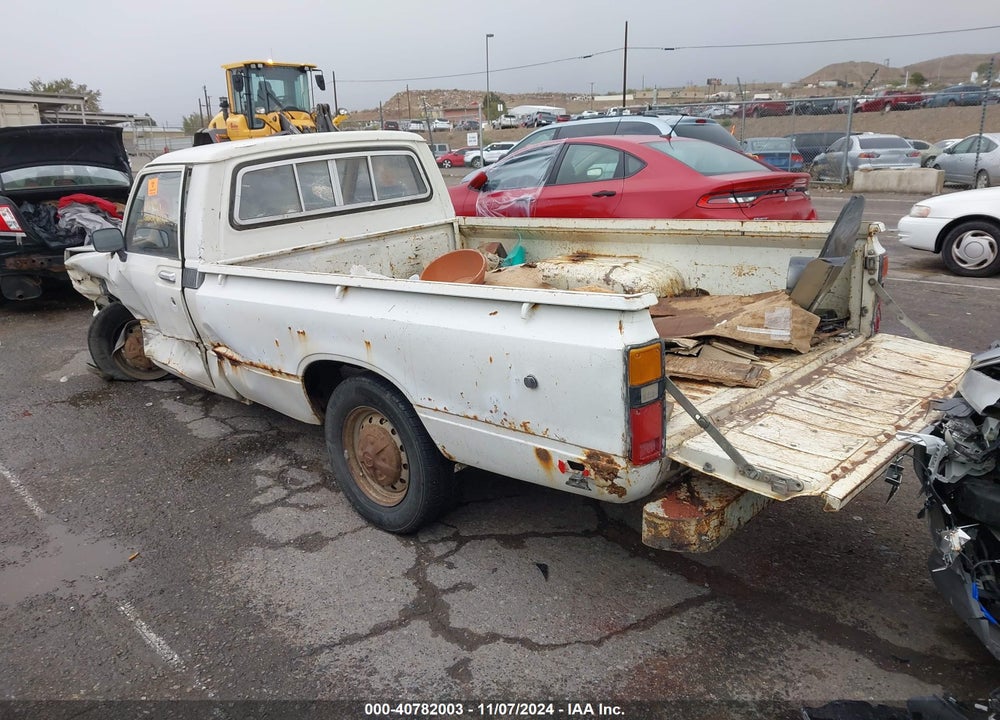 1981 TOYOTA PICKUP / CAB CHASSIS RN44 VIN: JT4RN44R6B0047898