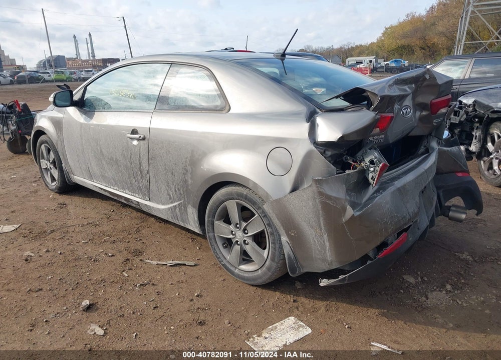 2010 KIA FORTE VIN: KNAFU6A25A5115468