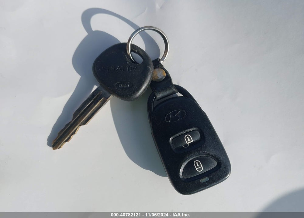2005 HYUNDAI TUCSON GLS/LX VIN: KM8JN72D05U043540