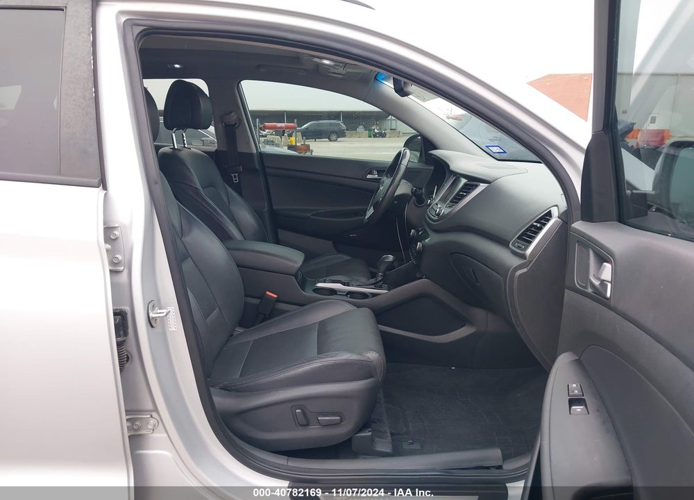 2017 HYUNDAI TUCSON LIMITED VIN: KM8J33A26HU362220