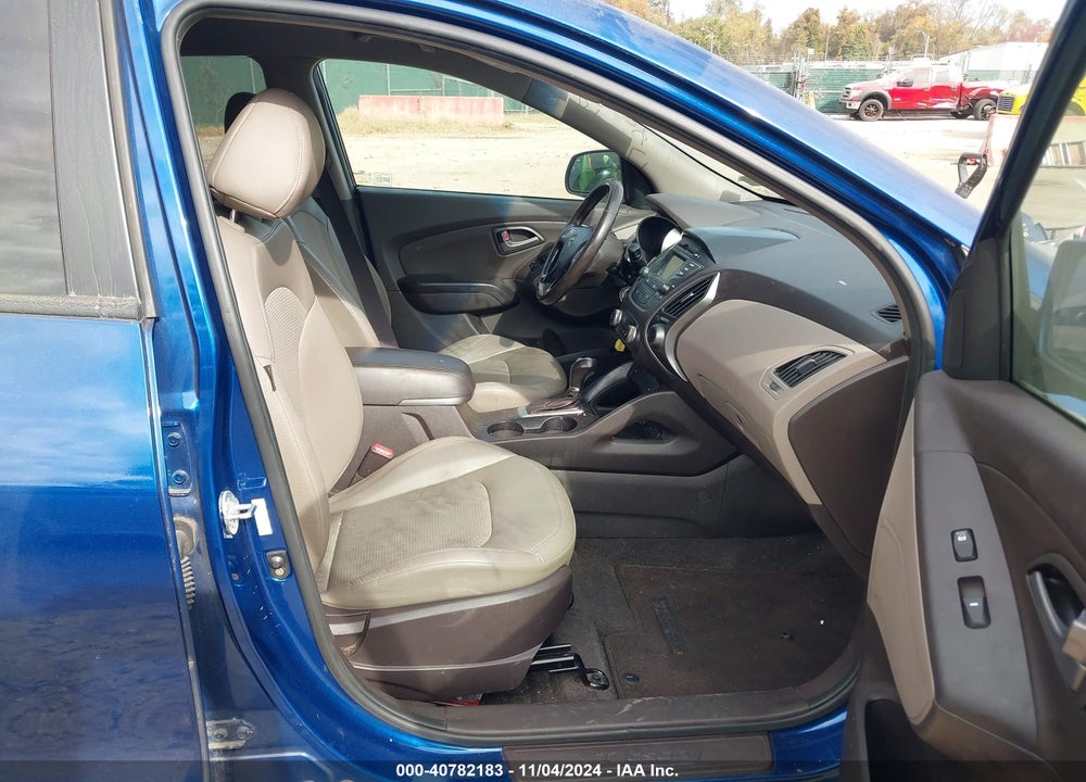2014 HYUNDAI TUCSON SE VIN: KM8JUCAG6EU815479