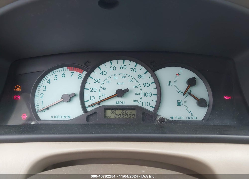 2004 TOYOTA COROLLA LE VIN: 2T1BR38E94C183555