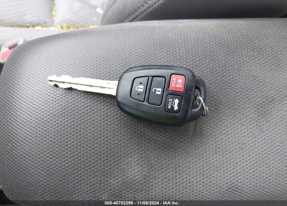 2014 TOYOTA COROLLA LE VIN: 5YFBURHE1EP084294