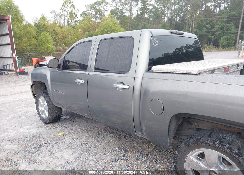 2011 CHEVROLET SILVERADO 1500 LT VIN: 3GCPCSE0XBG322475