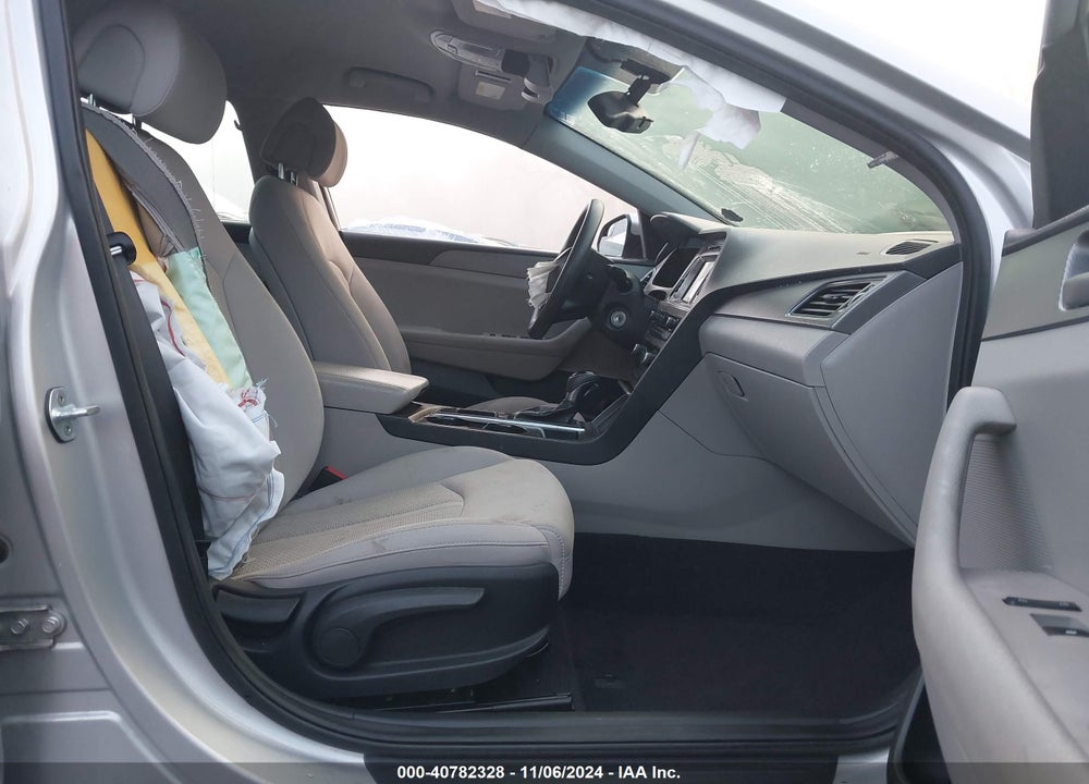2016 HYUNDAI SONATA VIN: 5NPE24AF2GH271116