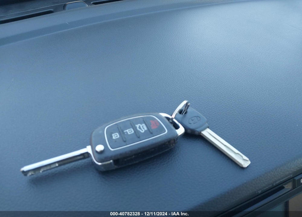 2016 HYUNDAI SONATA VIN: 5NPE24AF2GH271116