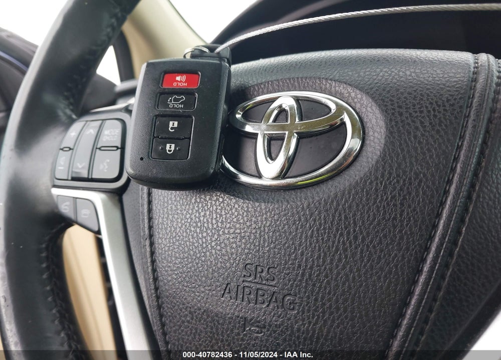 2014 TOYOTA HIGHLANDER LIMITED PLATINUM V6/LIMITED V6 VIN: 5TDDKRFH7ES028833
