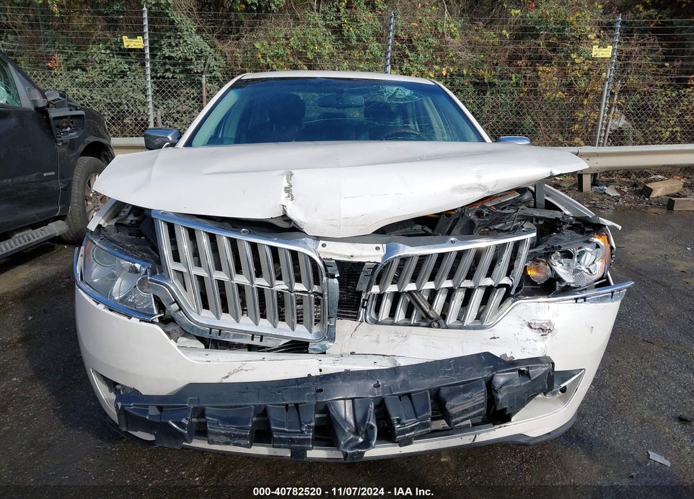 2011 LINCOLN MKZ HYBRID VIN: 3LNDL2L32BR756888