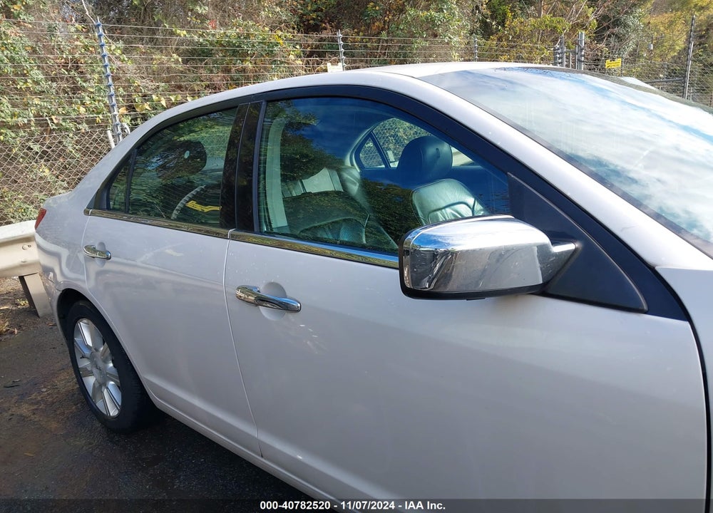 2011 LINCOLN MKZ HYBRID VIN: 3LNDL2L32BR756888