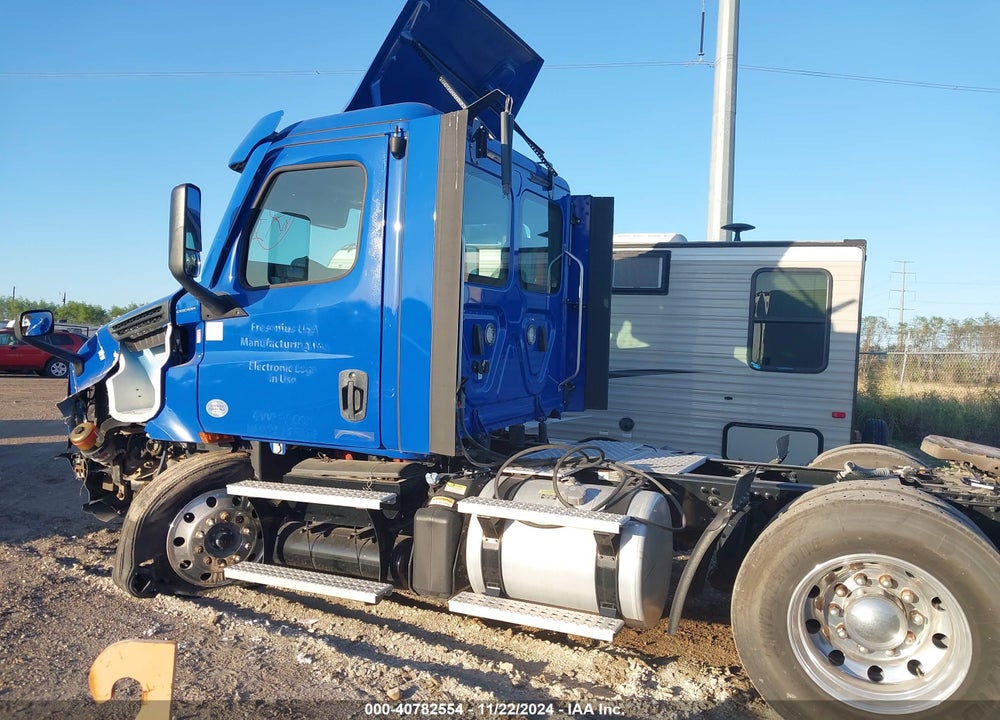 2020 FREIGHTLINER NEW CASCADIA 126 VIN: 3AKJHLDR4LSMD2335