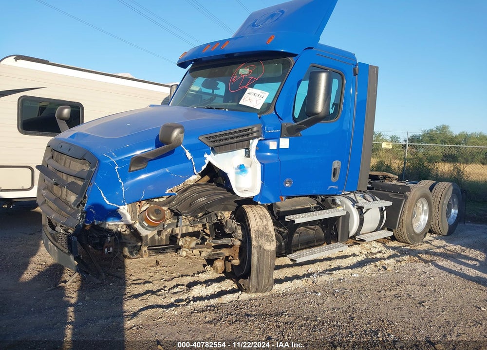 2020 FREIGHTLINER NEW CASCADIA 126 VIN: 3AKJHLDR4LSMD2335