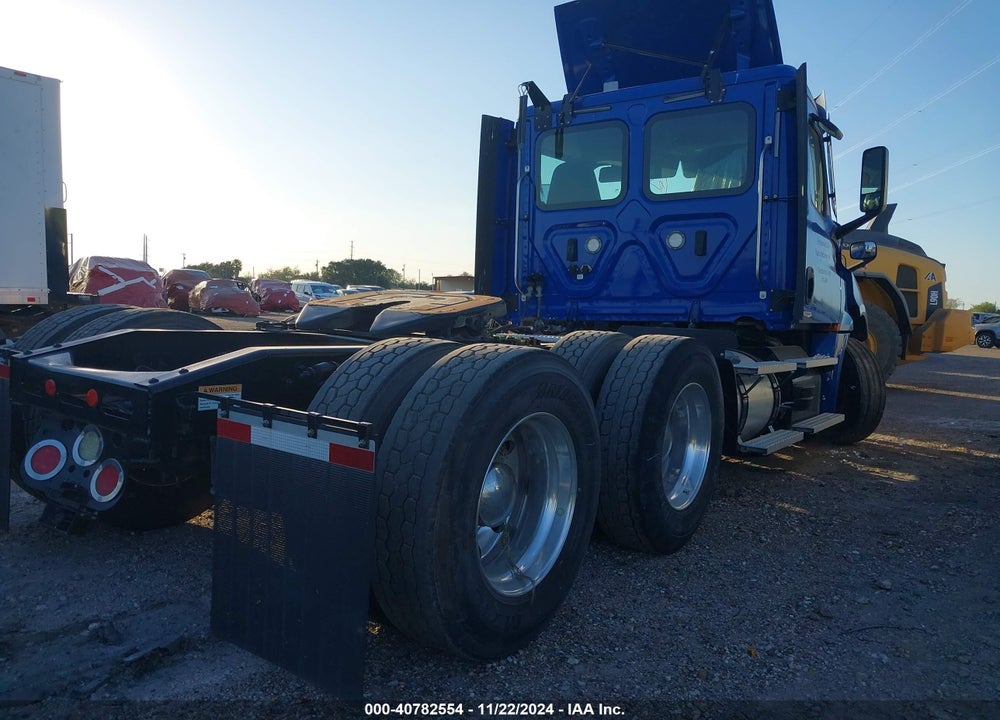 2020 FREIGHTLINER NEW CASCADIA 126 VIN: 3AKJHLDR4LSMD2335