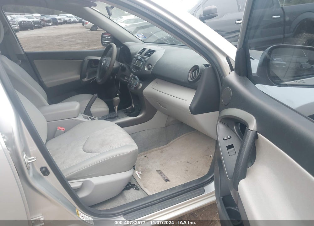 2011 TOYOTA RAV4 VIN: 2T3ZF4DV4BW064110