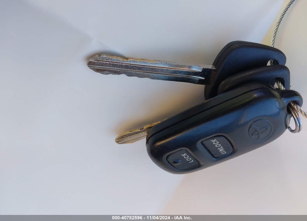 2000 TOYOTA CAMRY LE VIN: JT2BG28K3Y0387377