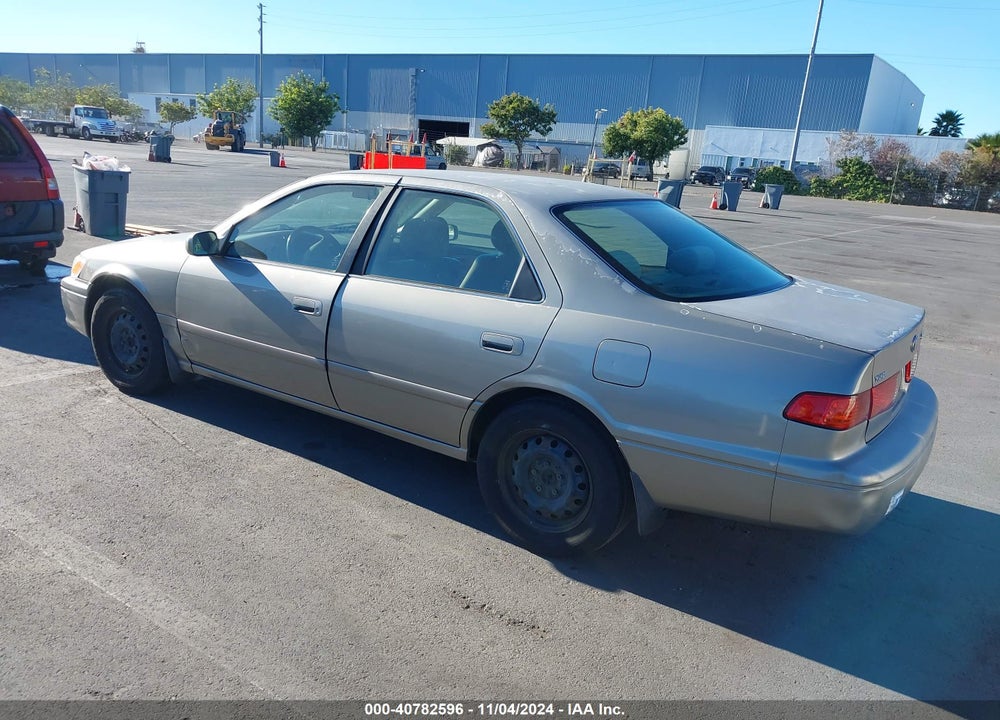 2000 TOYOTA CAMRY LE VIN: JT2BG28K3Y0387377