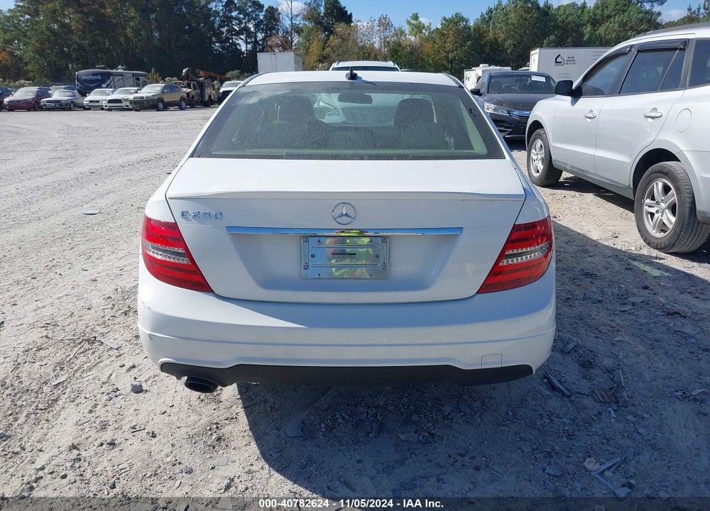 2014 MERCEDES-BENZ C 250 LUXURY/SPORT VIN: WDDGF4HB3EA966960