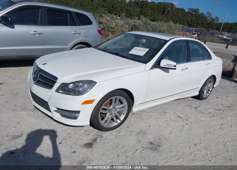 2014 MERCEDES-BENZ C 250 LUXURY/SPORT VIN: WDDGF4HB3EA966960