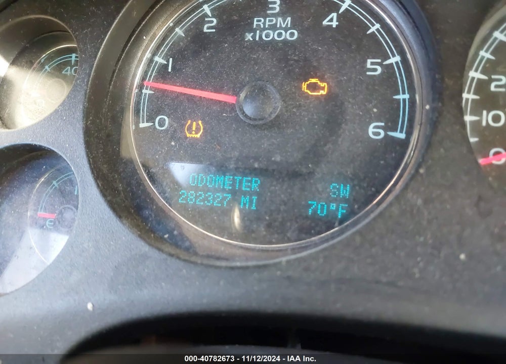 2012 CHEVROLET SUBURBAN 1500 LT VIN: 1GNSCJE09CR144992