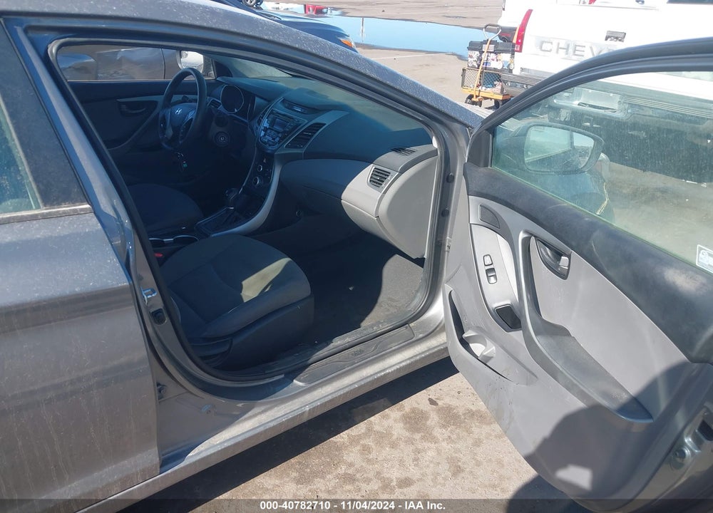 2014 HYUNDAI ELANTRA SE VIN: 5NPDH4AE0EH525470