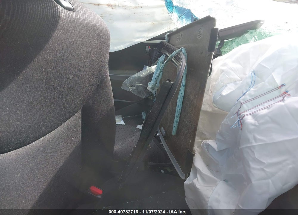 2016 HYUNDAI ELANTRA VIN: KMHDH4AE3GU588552