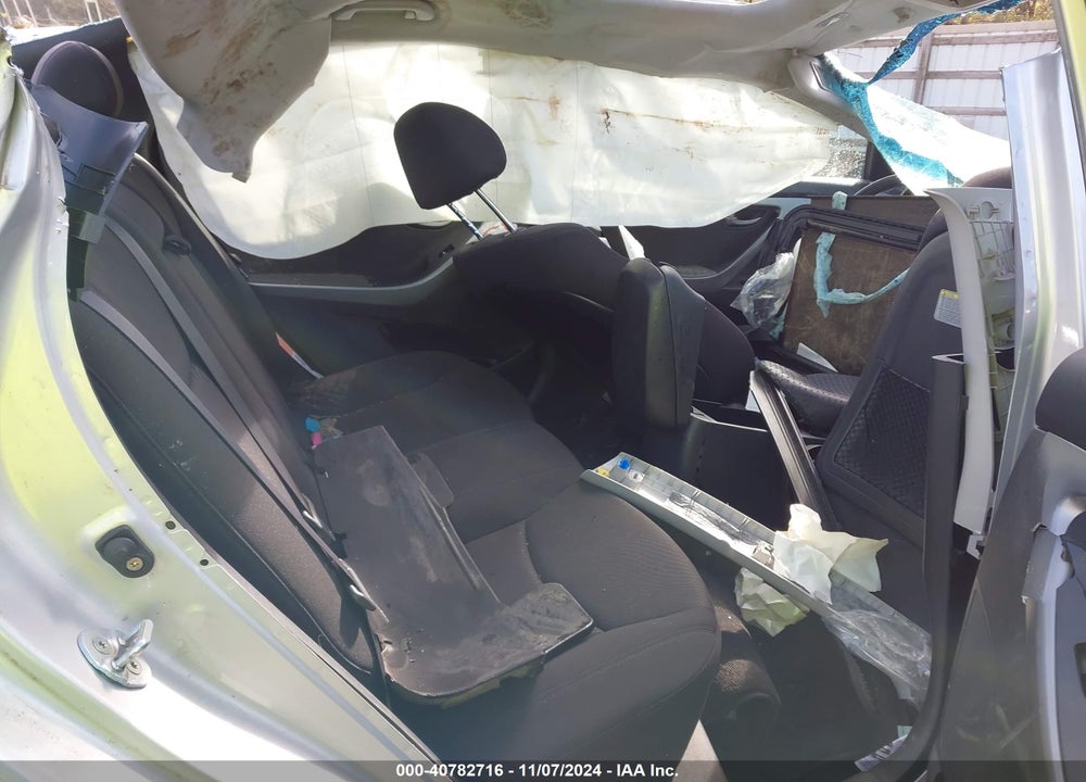 2016 HYUNDAI ELANTRA VIN: KMHDH4AE3GU588552