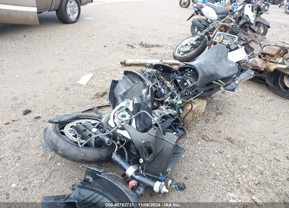 2009 YAMAHA YZFR1 VIN: JYARN23E79A000981