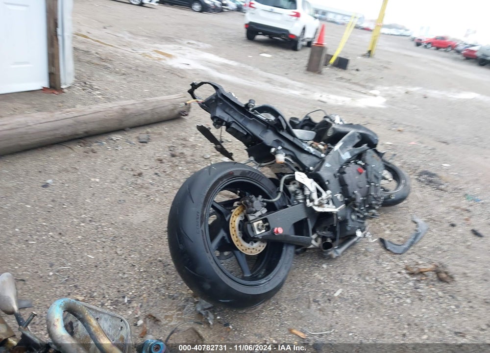 2009 YAMAHA YZFR1 VIN: JYARN23E79A000981