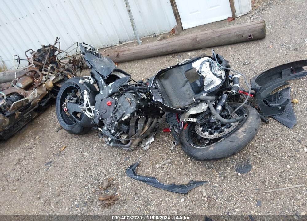 2009 YAMAHA YZFR1 VIN: JYARN23E79A000981