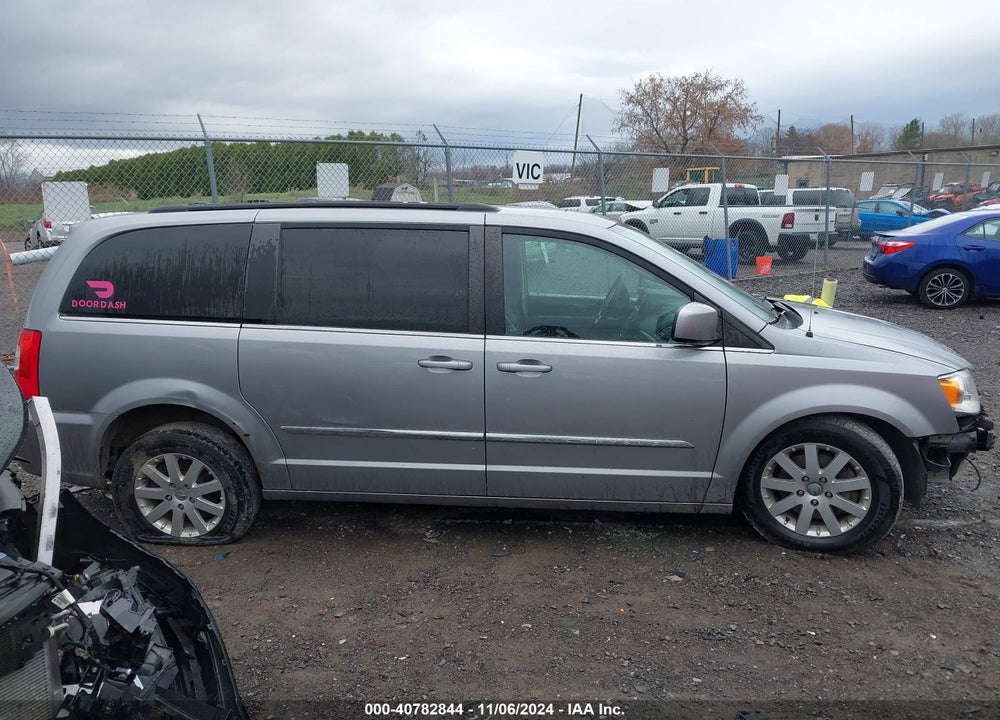 2014 CHRYSLER TOWN & COUNTRY TOURING VIN: 2C4RC1BG5ER442526