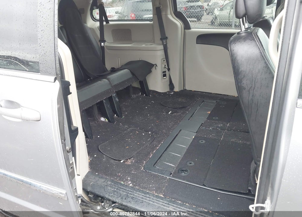 2014 CHRYSLER TOWN & COUNTRY TOURING VIN: 2C4RC1BG5ER442526