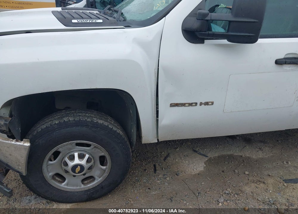 2011 CHEVROLET SILVERADO 2500HD WORK TRUCK VIN: 1GB2CVCGXBZ222084