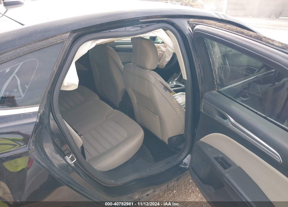 2018 FORD FUSION S VIN: 3FA6P0G78JR267385