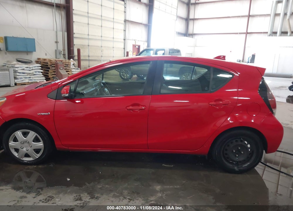 2015 TOYOTA PRIUS C VIN: JTDKDTB33F1088020