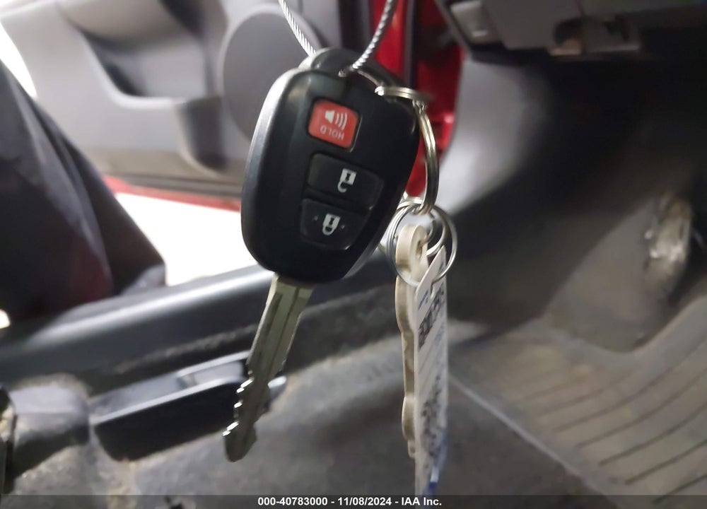 2015 TOYOTA PRIUS C VIN: JTDKDTB33F1088020