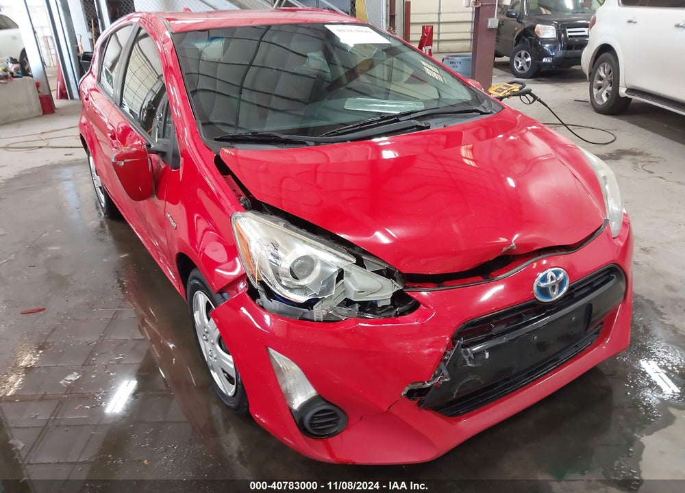 2015 TOYOTA PRIUS C VIN: JTDKDTB33F1088020