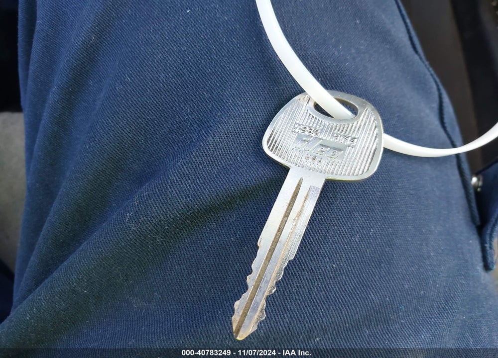 2001 HYUNDAI ELANTRA GLS VIN: KMHDN45D41U127183