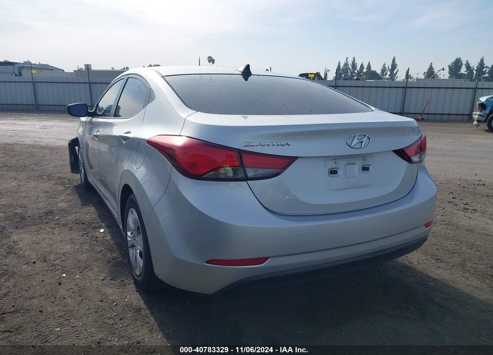 2016 HYUNDAI ELANTRA SE VIN: 5NPDH4AE2GH698040