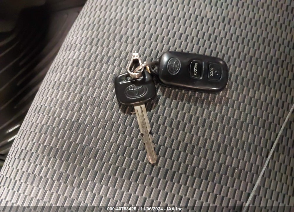 2004 TOYOTA RAV4 VIN: JTEGD20VX40019943