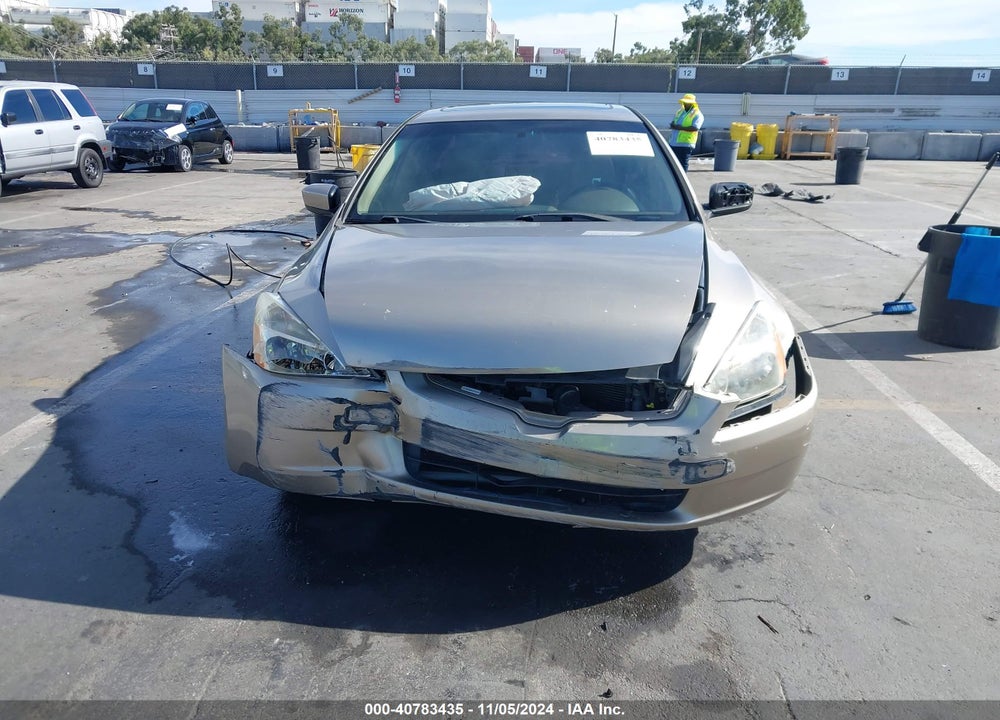2005 HONDA ACCORD 2.4 EX VIN: JHMCM56895C003821