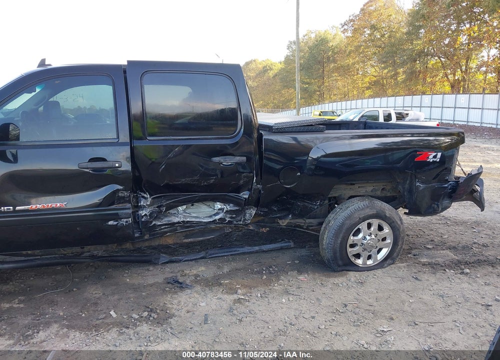 2011 CHEVROLET SILVERADO 2500HD LT VIN: 1GC1KXC86BF113959