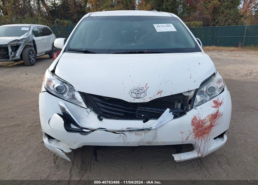 2017 TOYOTA SIENNA LE 8 PASSENGER VIN: 5TDKZ3DC1HS834128
