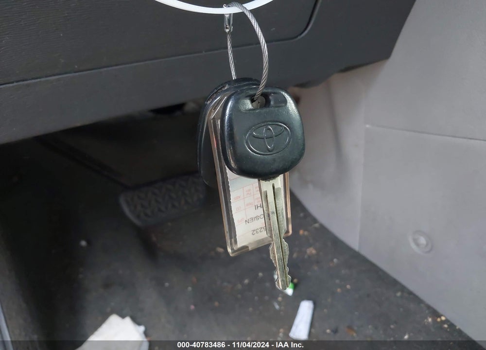 2017 TOYOTA SIENNA LE 8 PASSENGER VIN: 5TDKZ3DC1HS834128