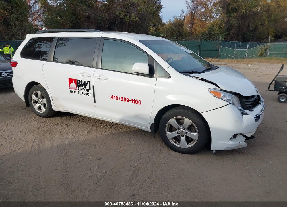 2017 TOYOTA SIENNA LE 8 PASSENGER VIN: 5TDKZ3DC1HS834128