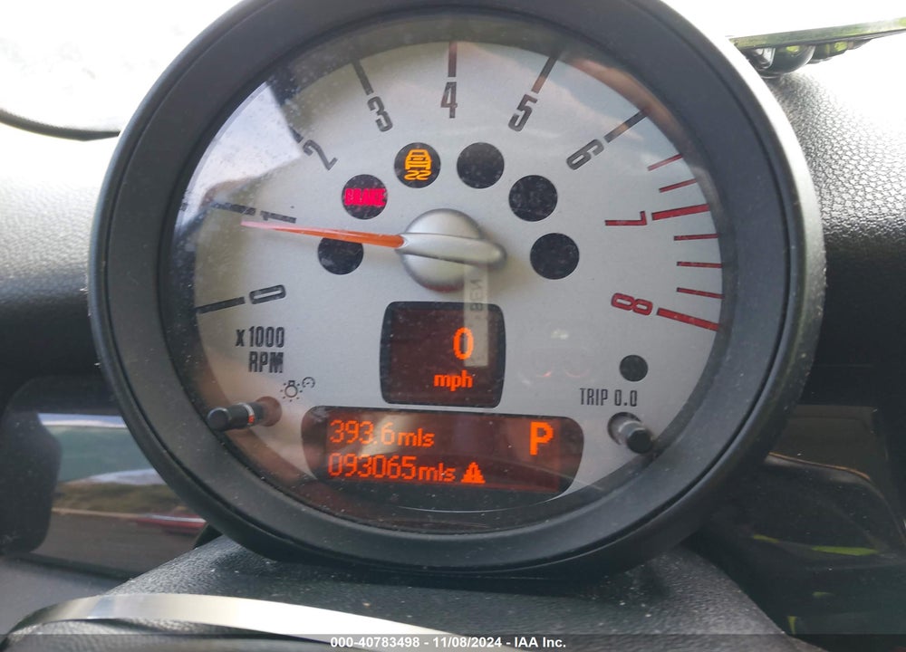 2011 MINI COOPER CLUBMAN VIN: WMWZF3C55BT188821
