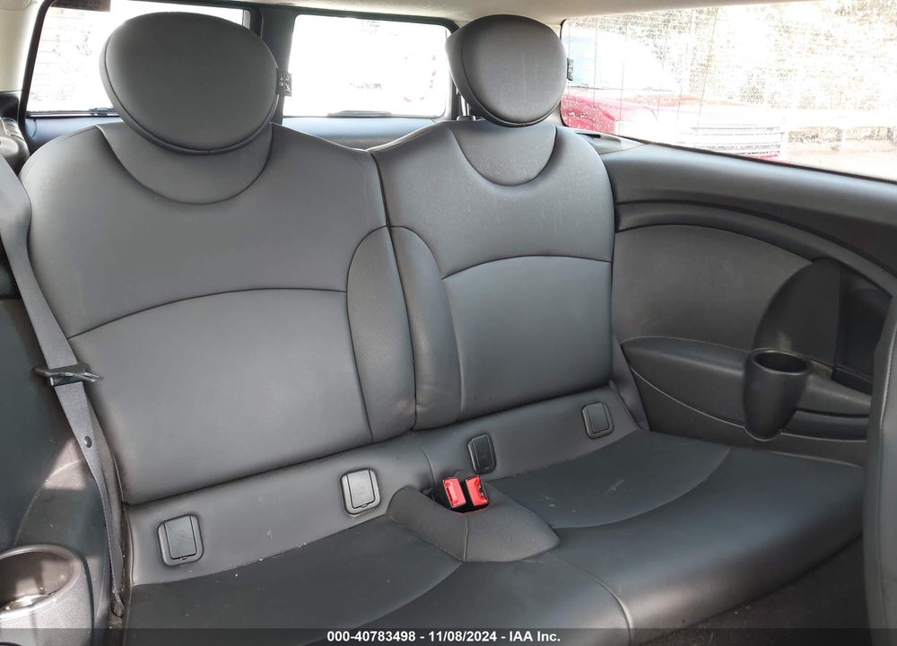 2011 MINI COOPER CLUBMAN VIN: WMWZF3C55BT188821