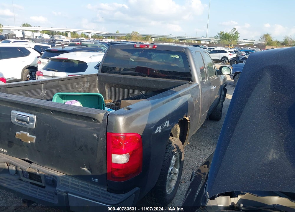 2010 CHEVROLET SILVERADO 1500 LS VIN: 1GCSKREA8AZ280711
