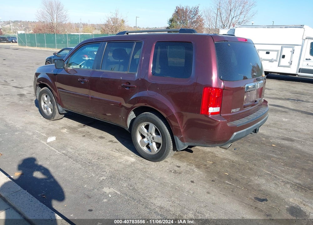 2011 HONDA PILOT EX VIN: 5FNYF4H4XBB097082
