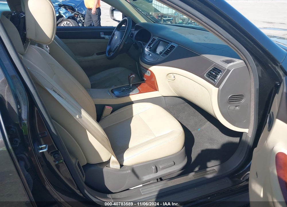 2013 HYUNDAI GENESIS 3.8 VIN: KMHGC4DD1DU247029