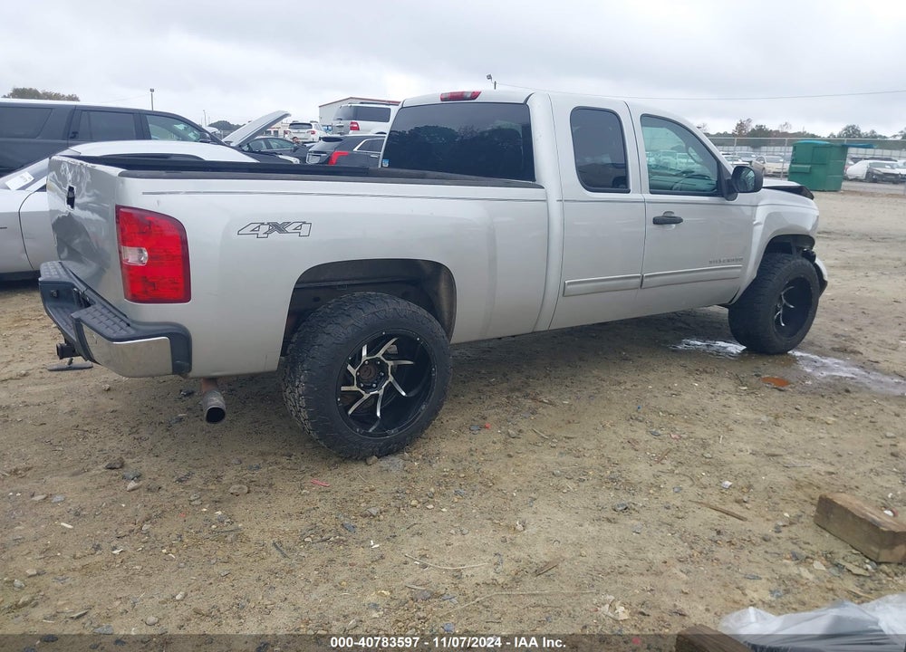 2010 CHEVROLET SILVERADO 1500 LT VIN: 1GCSKSE37AZ126774