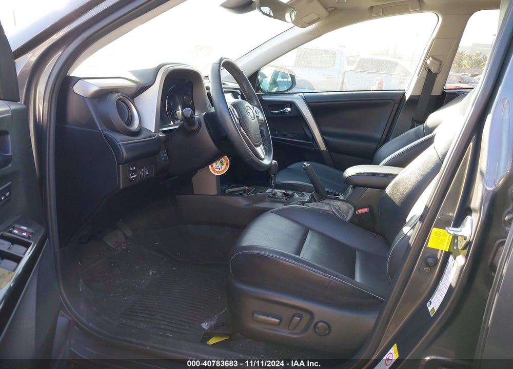 2018 TOYOTA RAV4 LIMITED/PLATINUM VIN: 2T3YFREV0JW477521